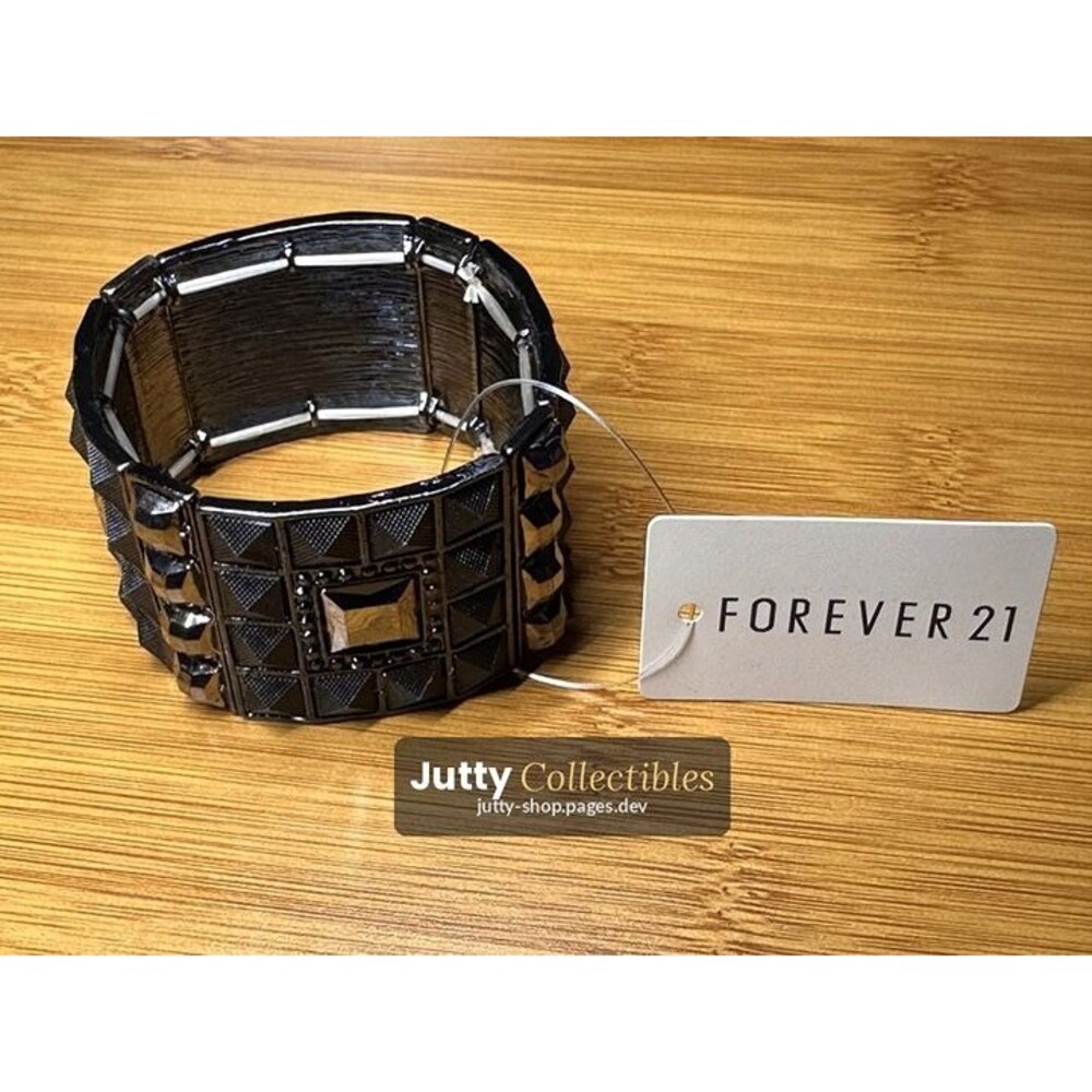 forever 21 black studded stretch bracelet chunky nwt